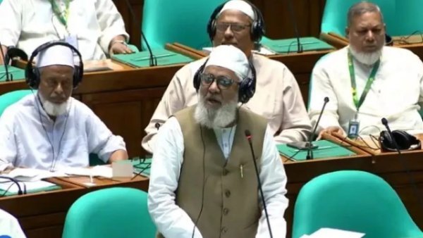 স্বরাষ্ট্রমন্ত্রী এখন হালজামানার মুফতি : সংসদে জামায়াত এমপি