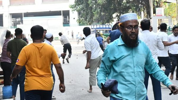 ইসলামী ব্যাংকে সংঘর্ষের ঘটনায় আহত অর্ধশতাধিক