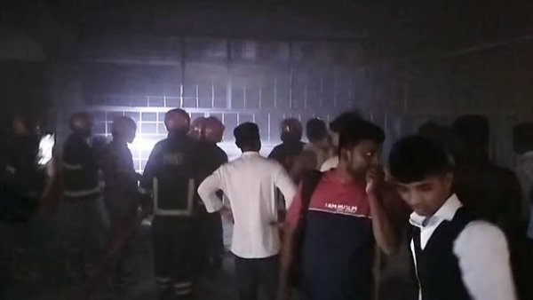 দ্য সি প্রিসেন্স হোটেলে আগুন, রক্ষা পেলেন ৩ শতাধিক পর্যটক