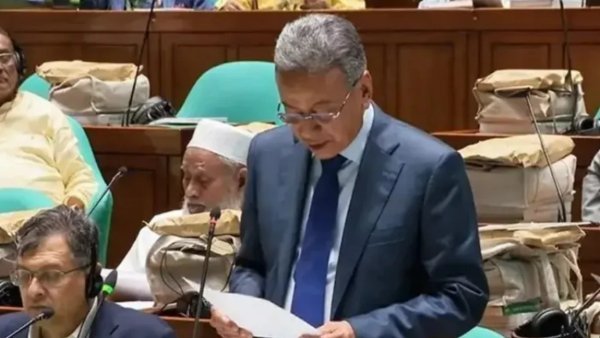 রাজস্বে ঐতিহাসিক সাফল্য, ভ্যাটের বাইরে কাঁচাবাজার: অর্থমন্ত্রী