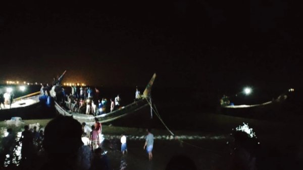 কুতুবদিয়ায় ট্রলারডুবিতে ৫ জেলের মরদেহ উদ্ধার