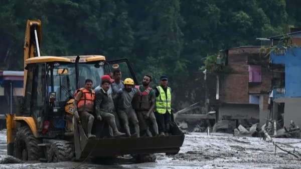 নেপালে ভয়াবহ বন্যা-ভূমিধস: নিখোঁজ ১,৯২৪, উদ্ধার ৫৭৯ মরদেহ