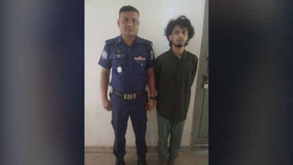 কক্সবাজার শহরের শীর্ষ ছিনতাইকারী সম্রাট গ্রেপ্তার