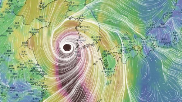 বিপজ্জনক রূপ ধারণ করে ধেয়ে আসছে সুপার টাইফুন ‘বাভি’