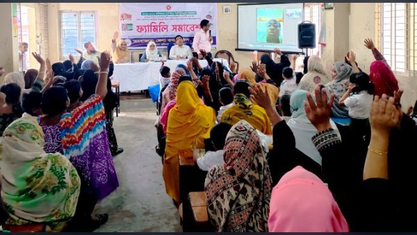 ফ্যামিলি কার্ড ও কৃষি সহায়তায় প্রান্তিক মানুষের জীবনমান বাড়ছে