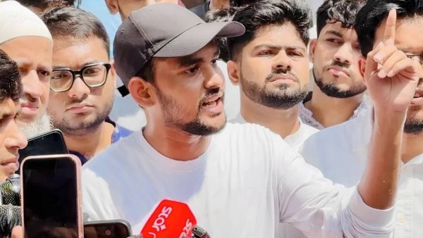 দ্রুত ব্যবস্থা না নিলে বুঝব, এটার ভাগ সবাই পাবেন: আসিফ মাহমুদ