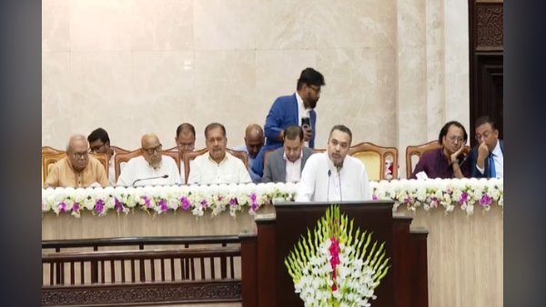 সরকারের ১৮০ দিন পূর্তিতে মন্ত্রী-উপদেষ্টাদের মতবিনিময় সভা