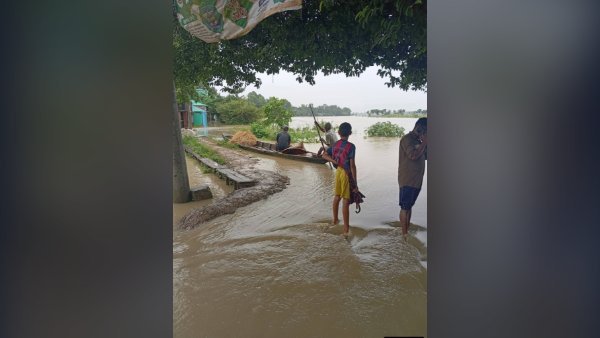বন্যা-পাহাড়ধসে মৃত ৩১, দুর্গত এলাকায় খাদ্য ও পানির সংকট