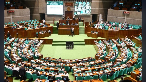 সংসদে ৯ লাখ ৩৮ হাজার কোটি টাকার বাজেট পাস