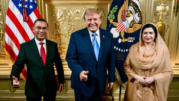 ট্রাম্পের সঙ্গে প্রধানমন্ত্রী তারেক রহমান ও জুবাইদার ছবি প্রকাশ