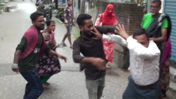 নবজাতকের মৃত্যুর ঘটনাকে কেন্দ্র করে চিকিৎসককে মারধর