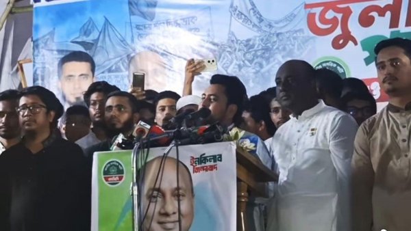 পদত্যাগের পর রাষ্ট্রপতিকে গ্রেফতারের দাবি নাহিদ ইসলামের