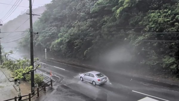 জাপানে তাণ্ডব চালিয়ে চীনের দিকে টাইফুন ডলফিন