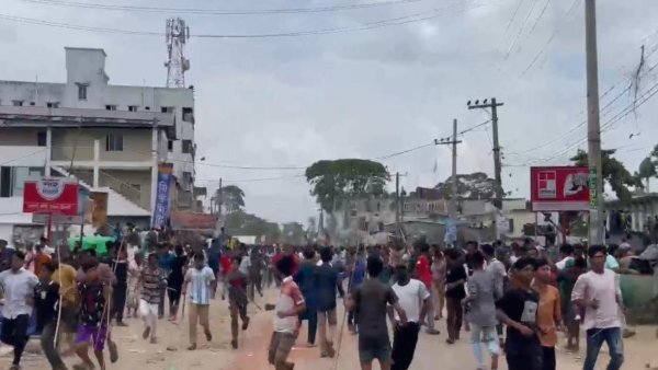 সুদের টাকা নিয়ে তৃতীয় দিনের মতো সংঘর্ষ, আহত ২০