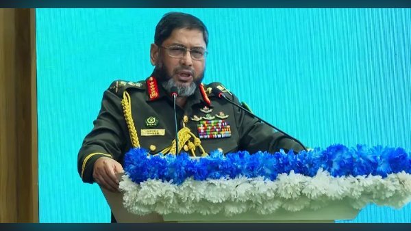 রোহিঙ্গা সংকট আইনশৃঙ্খলা ও অর্থনীতিতে চাপ তৈরি করছে: সেনাপ্রধান