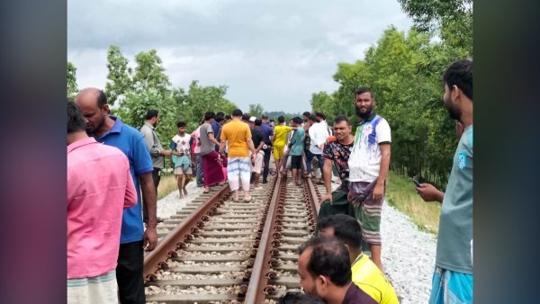 রামুতে ট্রেনে কাটা পড়ে যুবকের মৃত্যু