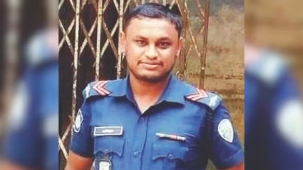 আবাসিক হোটেলে পুলিশ কর্মকর্তার ঝুলন্ত দেহ উদ্ধার