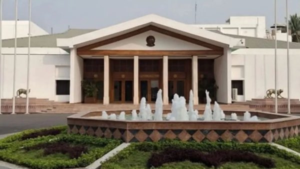 পুরনো ঋণ পরিশোধে গুরুত্ব দিচ্ছে সরকার