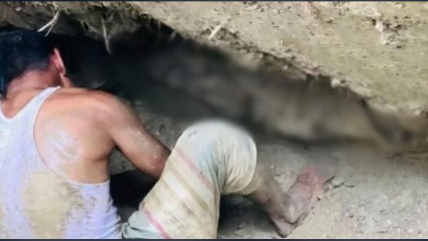 স্ত্রীর জন্য কবর খুঁড়তে গিয়ে মিলল স্বামীর ২৪ বছর আগের অক্ষত লাশ