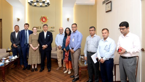 স্বরাষ্ট্রমন্ত্রীর সঙ্গে ব্রিটিশ হাইকমিশন ও ডেমোক্রেসি ইন্টারন্যাশনালের সাক্ষাৎ