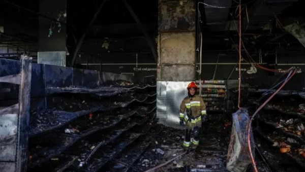 রাশিয়া-ইউক্রেনের পাল্টাপাল্টি হামলায় শিশুসহ নিহত ১০