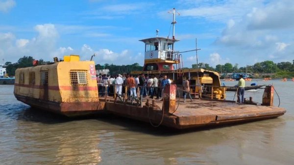 মোংলা নদীতে চালু হলো ২৪ ঘণ্টার ফেরি সার্ভিস