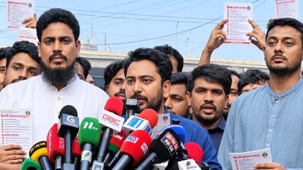 স্বরাষ্ট্রমন্ত্রী ও জ্বালানিমন্ত্রীর পদত্যাগ দাবি নাহিদ ইসলামের
