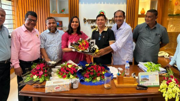 উখিয়ায় সাংবাদিকদের সঙ্গে মতবিনিময় করলেন ইউএনও